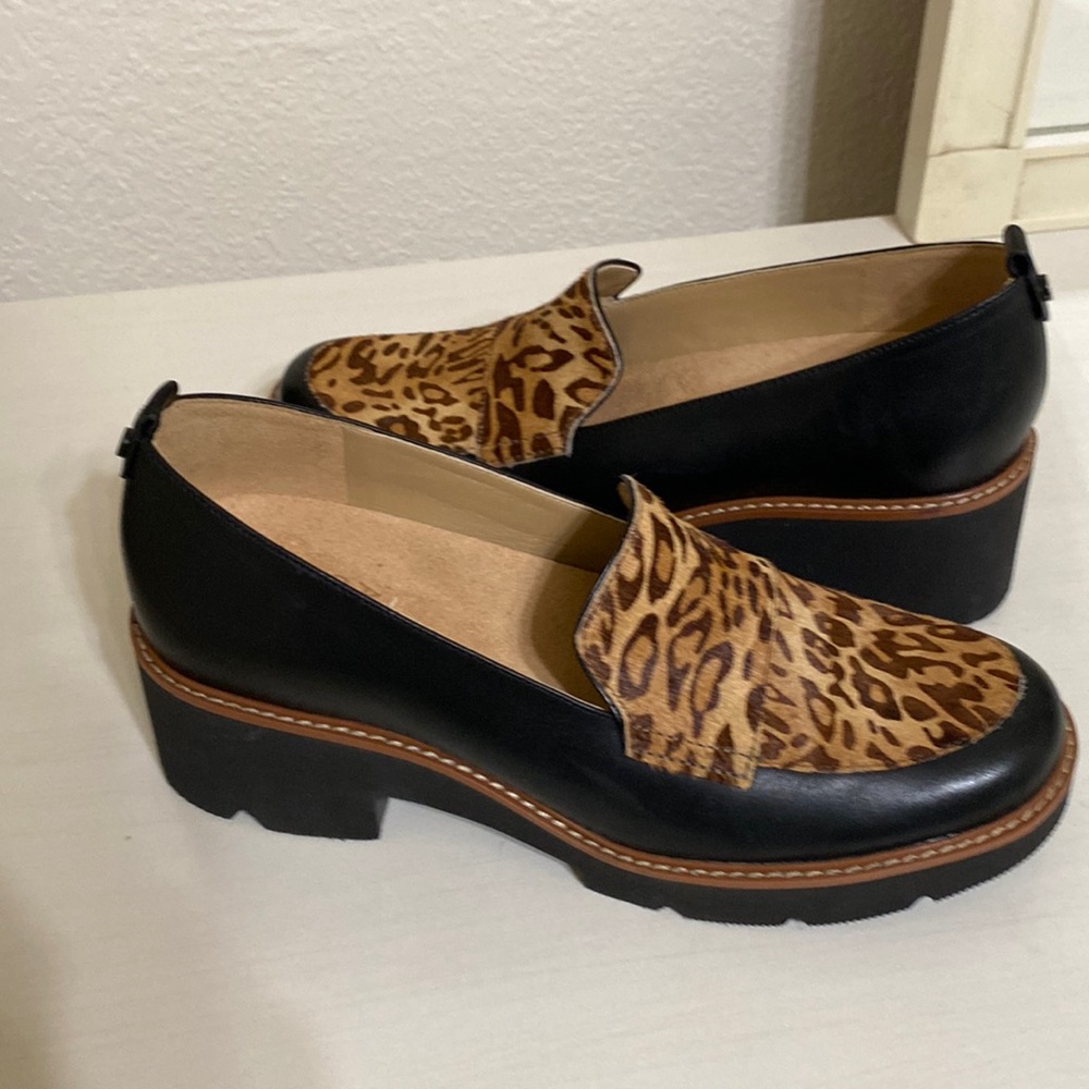 Naturalizer Black Leather loafers, size 8, NEW, comfortable and good support